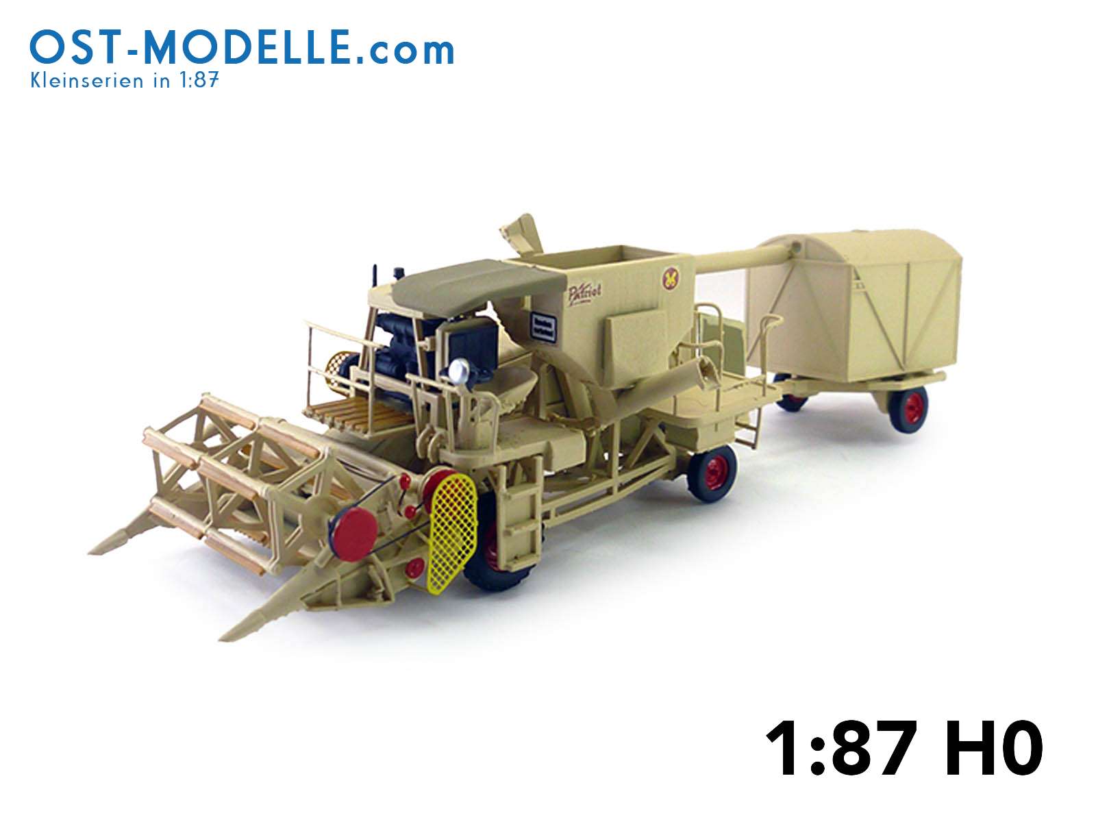 Mähdrescher E175 mit Spreuwagen beige